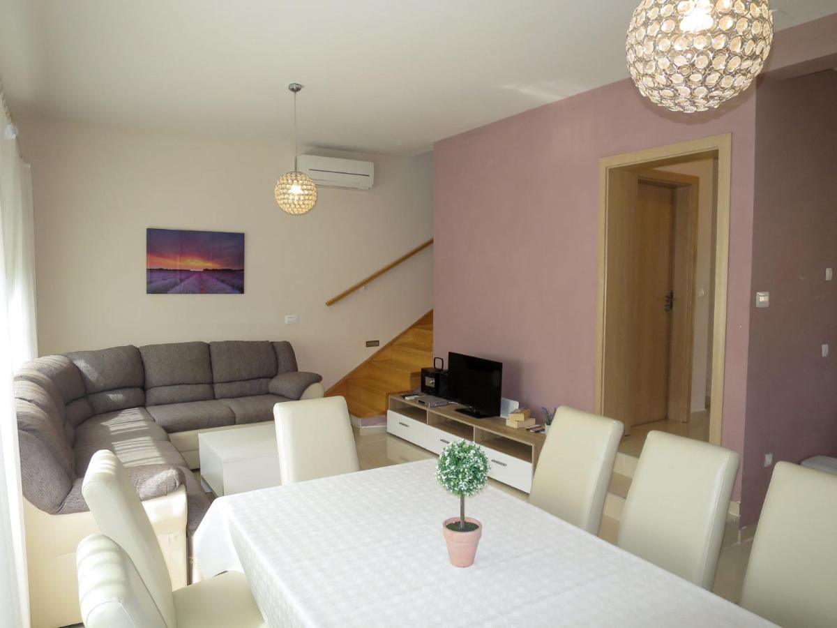 Holiday Home Silvija - ZAD107 Zadar Buitenkant foto